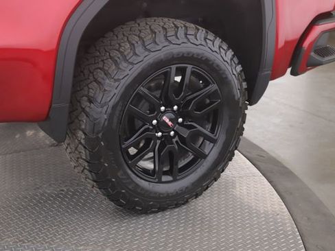 Used 2022 GMC Sierra 1500 AT4 w/ Sierra Safety Plus Package AWD/4WD image 14