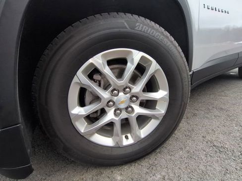 Used 2018 Chevrolet Traverse LT image 32