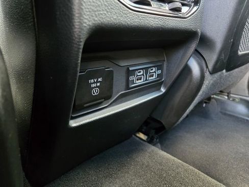 Certified 2024 Jeep Grand Cherokee Altitude image 25