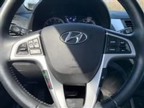 Used 2013 Hyundai Accent SE image 18