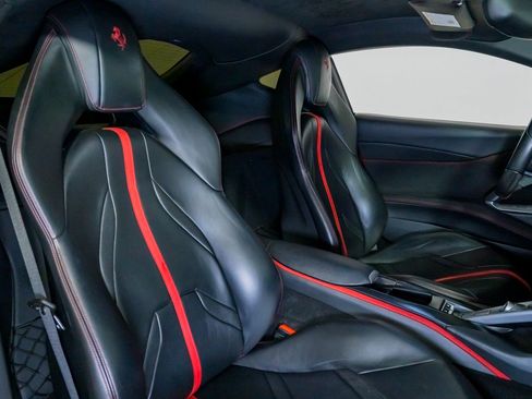 Used 2018 Ferrari 812 Superfast RWD image 28