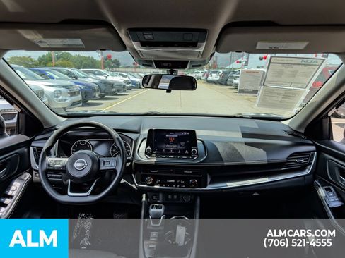 Used 2024 Nissan Rogue SV FWD image 11