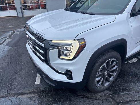 New 2026 GMC Terrain Elevation w/ Elevation Premium Package FWD image 8