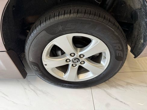 Used 2018 Toyota Sienna LE FWD image 32