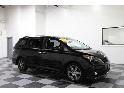 Used 2017 Toyota Sienna SE