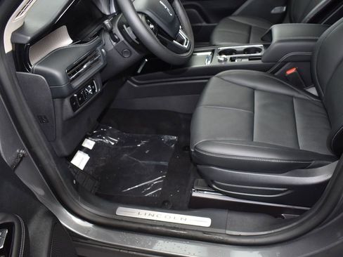 New 2025 Lincoln Corsair Reserve image 13