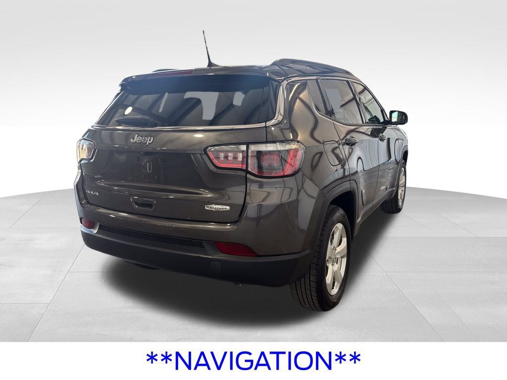 Used 2018 Jeep Compass Latitude w/ Popular Equipment Group AWD/4WD image 8