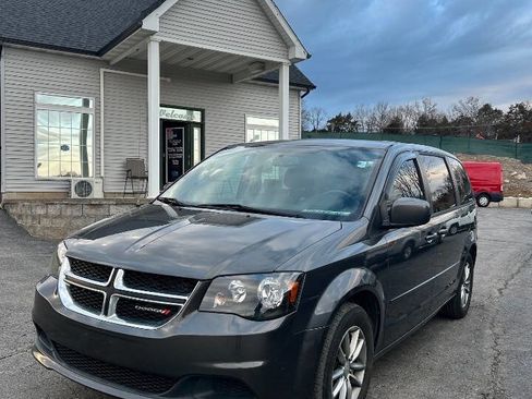 Used 2016 Dodge Grand Caravan SE FWD image 1