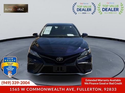Used 2022 Toyota Camry XSE image 3