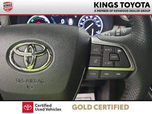 Certified 2024 Toyota Sienna Limited FWD image 21
