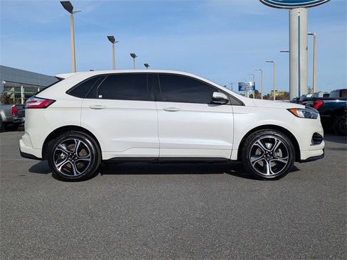 Used 2023 Ford Edge ST image 3