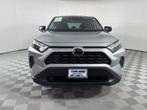 Used 2024 Toyota RAV4 LE FWD image 6