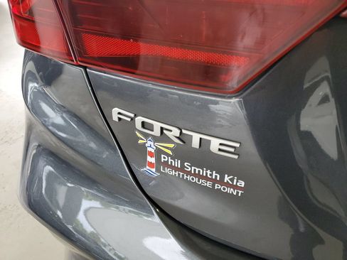 Certified 2023 Kia Forte LXS FWD image 8