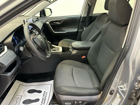 Used 2024 Toyota RAV4 XLE image 4