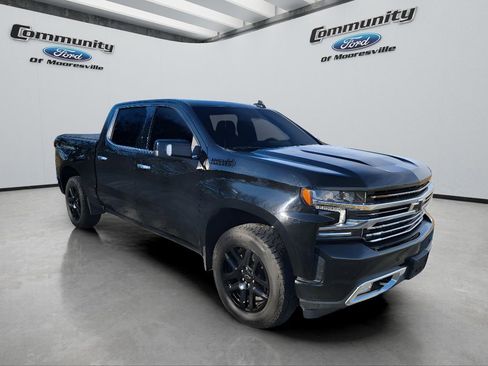 Used 2022 Chevrolet Silverado 1500 High Country w/ LPO, Dark Essentials Package image 3