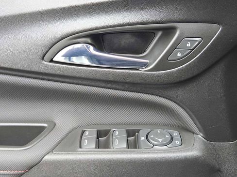 Used 2022 Chevrolet Equinox RS w/ RS Leather Package FWD image 22
