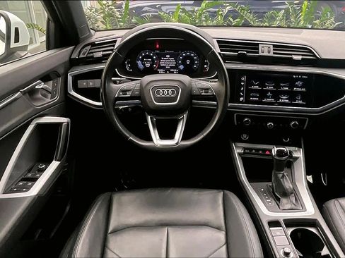 Used 2023 Audi Q3 2.0T Premium w/ Convenience Package AWD/4WD image 6