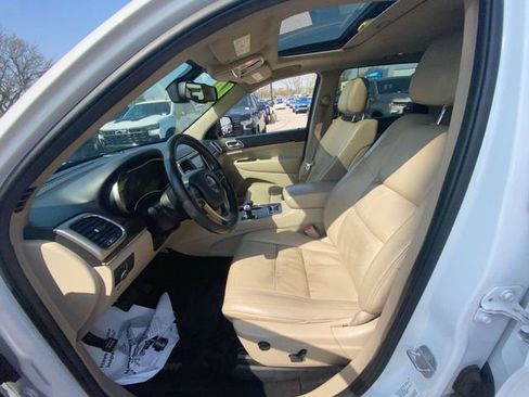 Used 2014 Jeep Grand Cherokee Limited AWD/4WD image 16