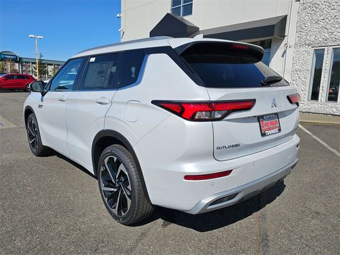 New 2025 Mitsubishi Outlander SEL image 4