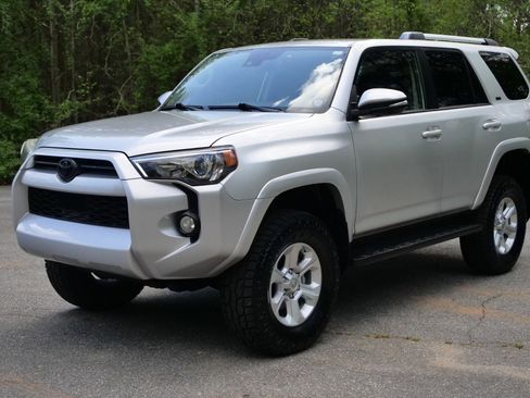 Used 2020 Toyota 4Runner SR5 Premium AWD/4WD image 6