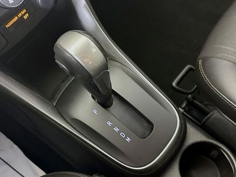 Used 2020 Chevrolet Trax LT w/ LT Convenience Package image 19