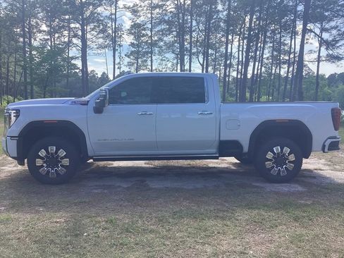 New 2026 GMC Sierra 2500 Denali w/ Denali Reserve Package AWD/4WD image 1