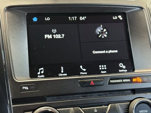 Used 2017 Ford Explorer XLT w/ Equipment Group 202A AWD/4WD image 21
