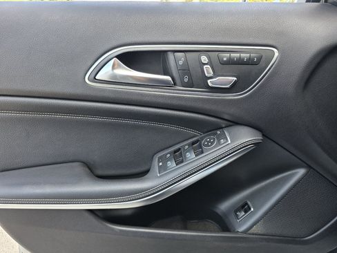 Used 2018 Mercedes-Benz GLA 250 4MATIC image 19