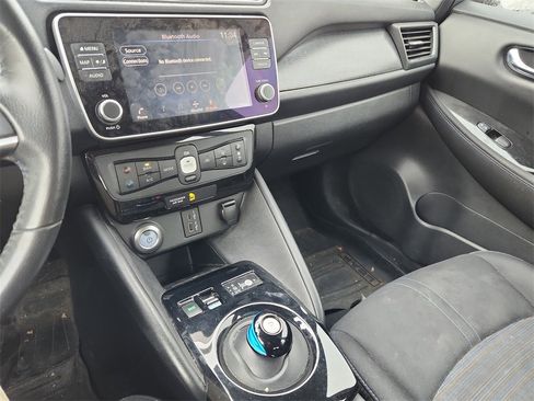 Used 2020 Nissan Leaf SV w/ SV Technology Package image 24