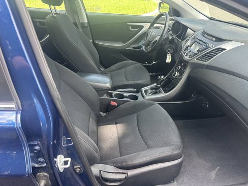 Used 2015 Hyundai Elantra SE w/ Option Group 03 FWD image 8