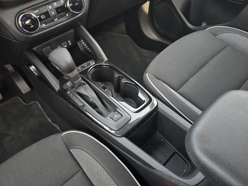 Used 2022 Chevrolet TrailBlazer LT w/ Convenience Package FWD image 16