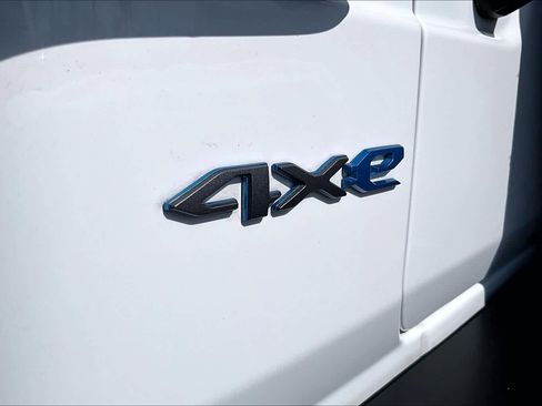 Used 2024 Jeep Wrangler Unlimited AWD/4WD image 9