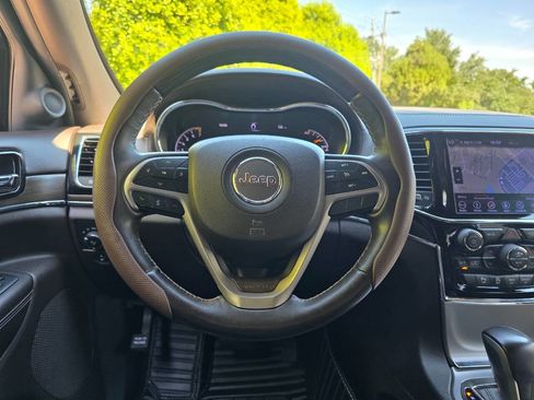 Used 2019 Jeep Grand Cherokee Overland RWD image 21
