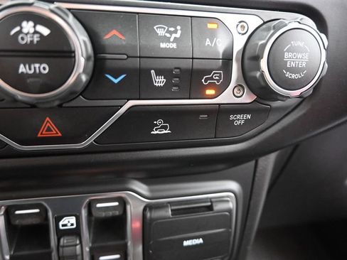 Used 2022 Jeep Gladiator Rubicon w/ LED Lighting Group AWD/4WD image 37