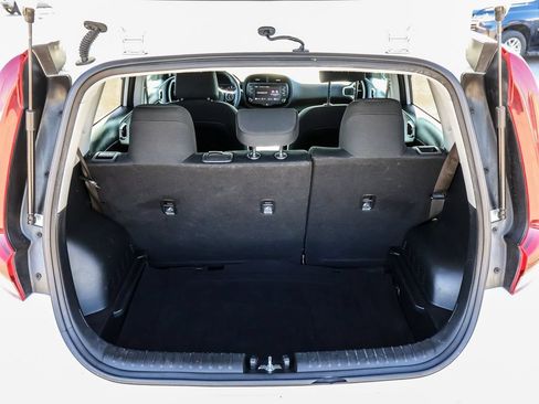 Used 2022 Kia Soul LX w/ Technology Package FWD image 11