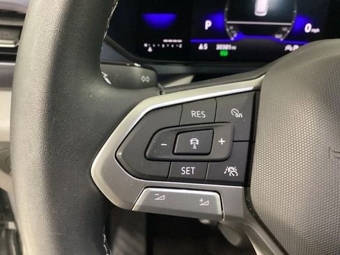 Used 2023 Volkswagen Taos SE w/ Panoramic Sunroof Package AWD/4WD image 20