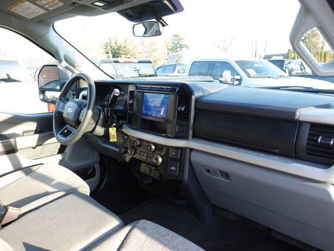 Used 2024 Ford F250 XLT image 31
