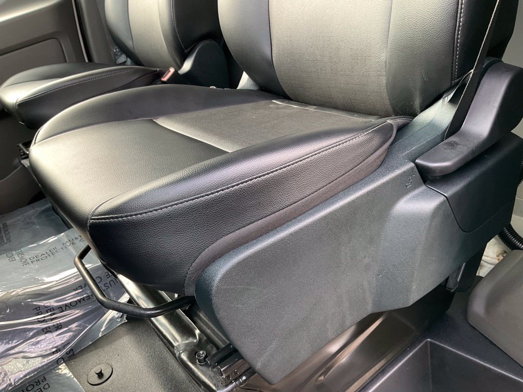 Used 2023 Ford E-Transit Medium Roof RWD image 22