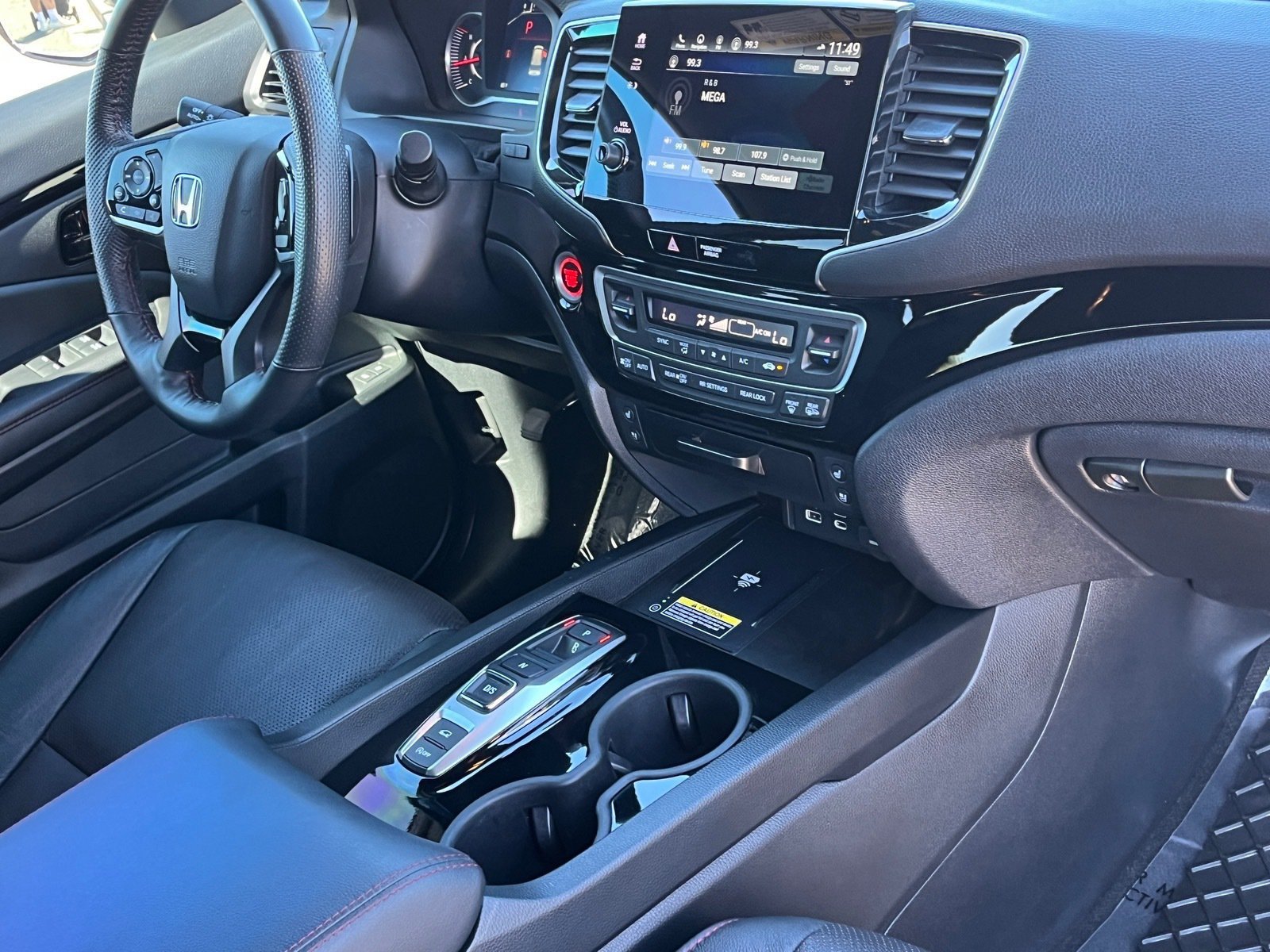 Used 2025 Honda Passport Black Edition image 9