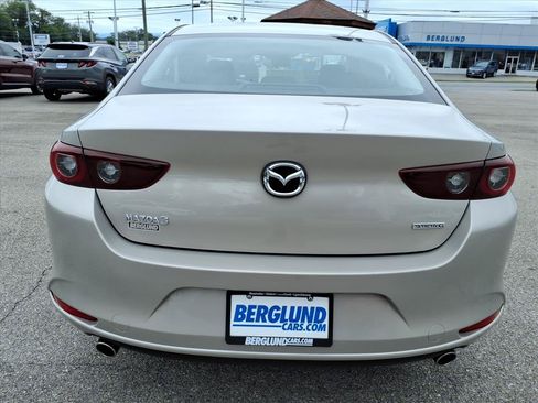 Used 2024 MAZDA MAZDA3 s FWD image 5