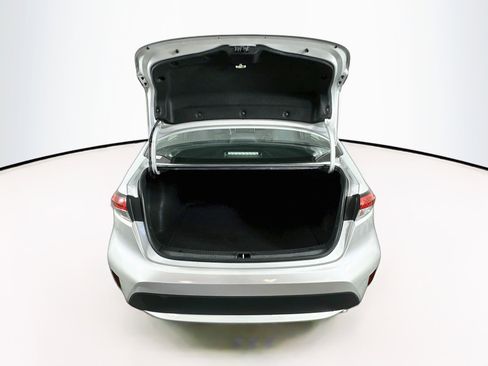 Used 2021 Toyota Corolla LE FWD image 26