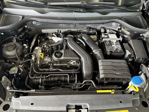 New 2025 Volkswagen Taos SE image 12