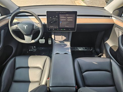 Used 2023 Tesla Model Y Performance AWD/4WD image 19