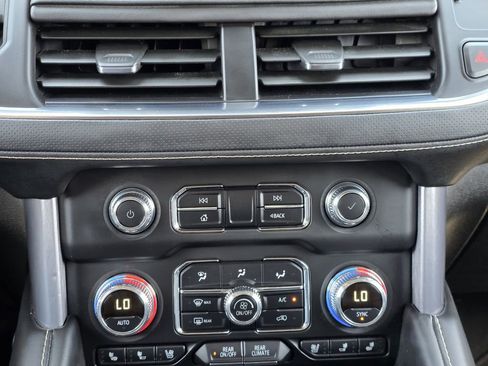 Used 2024 GMC Yukon SLT RWD image 14