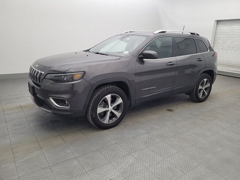Used 2019 Jeep Cherokee Limited w/ Technology Group image 2