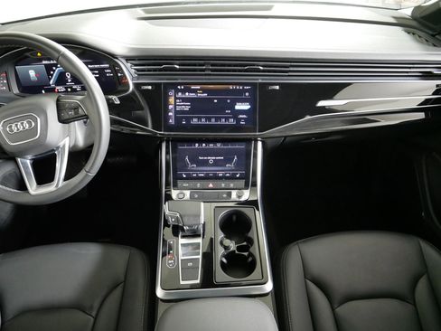 Used 2025 Audi Q7 3.0T Premium Plus AWD/4WD image 10