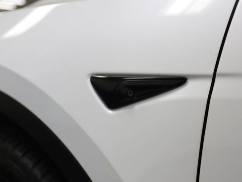 Used 2021 Tesla Model Y Long Range AWD/4WD image 12