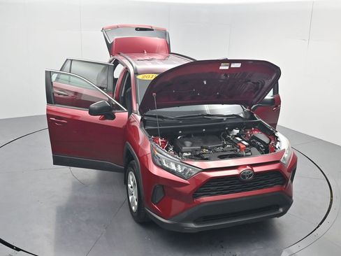 Used 2019 Toyota RAV4 LE w/ Carpet Mat Package image 55