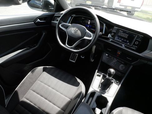Certified 2024 Volkswagen Jetta Sport FWD image 9