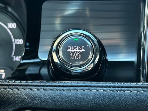 Used 2022 Lincoln Corsair FWD w/ Premium Package image 22